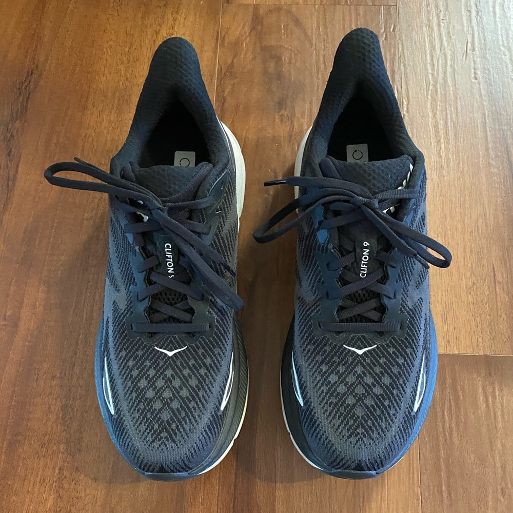 Hoka Men’s Clifton 9 Size US 10.4D 1127895-BWHT Running Shoes Black Sneakers